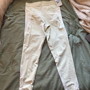 NWT Nike Pro Women’s High Rise Full-Length Leggings cream/pale green